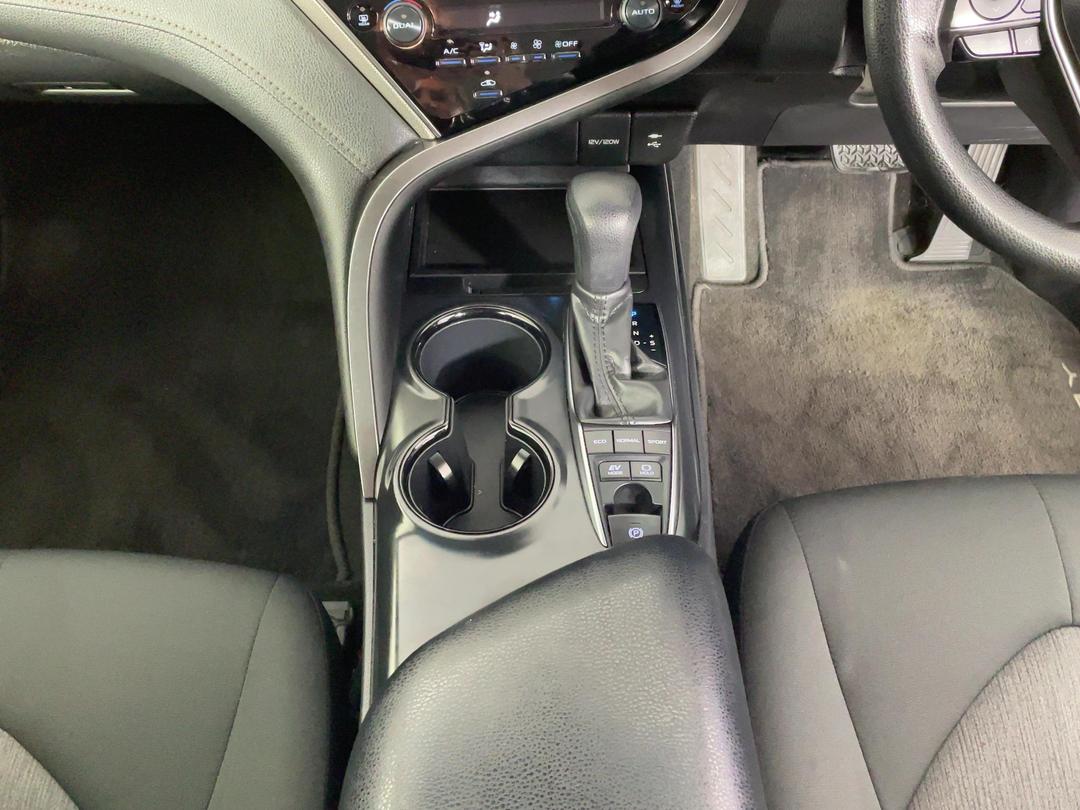 Photo '18' of Toyota Camry