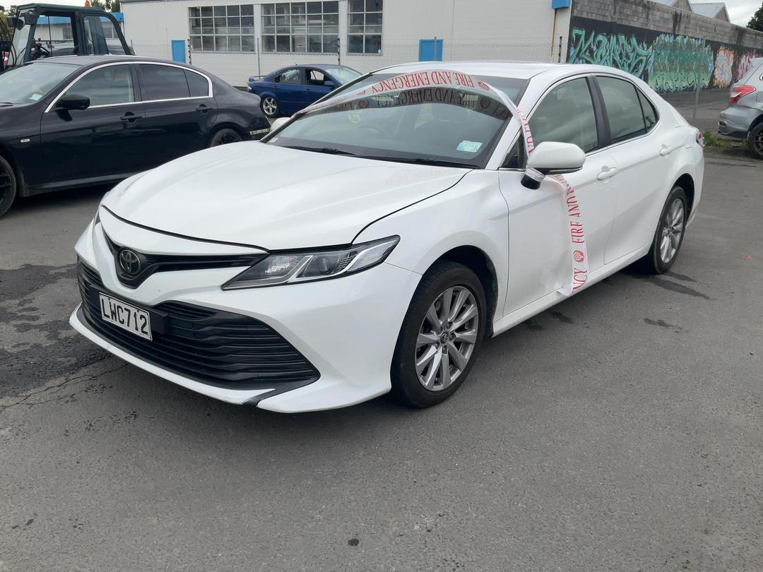 Photo '4' of Toyota Camry GL
