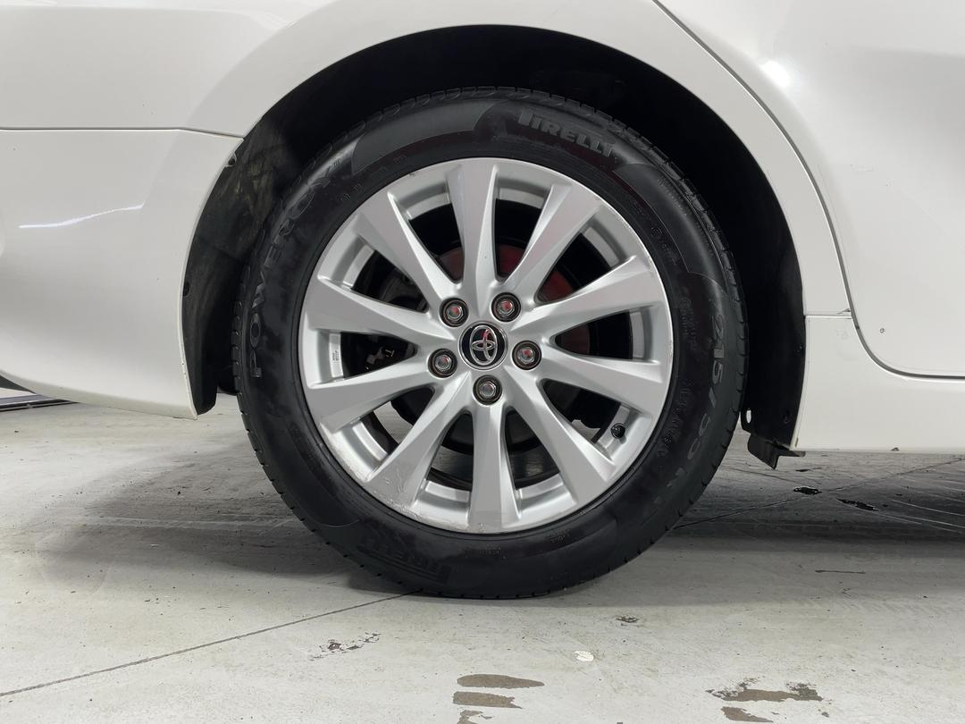 Photo '12' of Toyota Camry