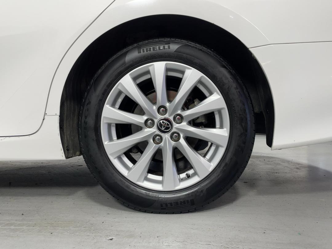 Photo '11' of Toyota Camry