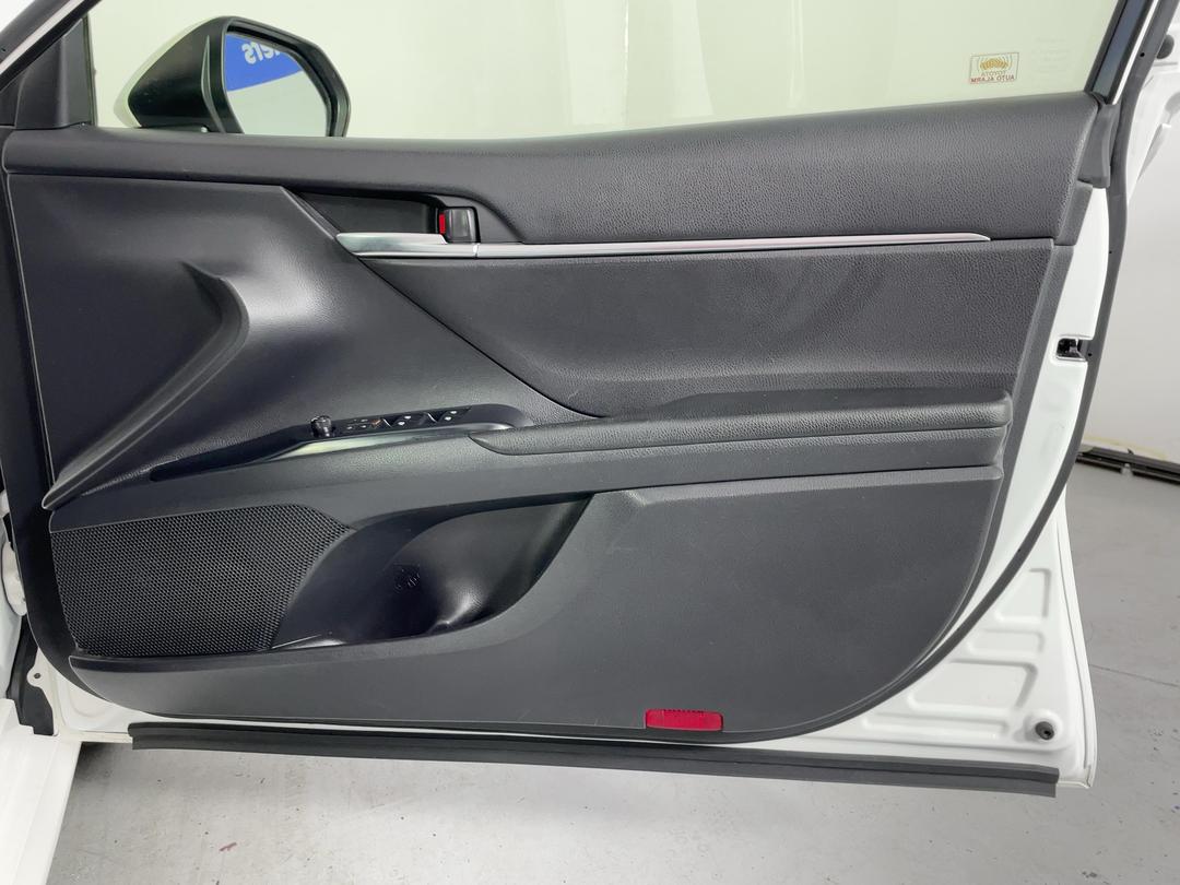 Photo '15' of Toyota Camry