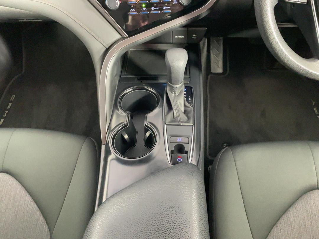 Photo '18' of Toyota Camry