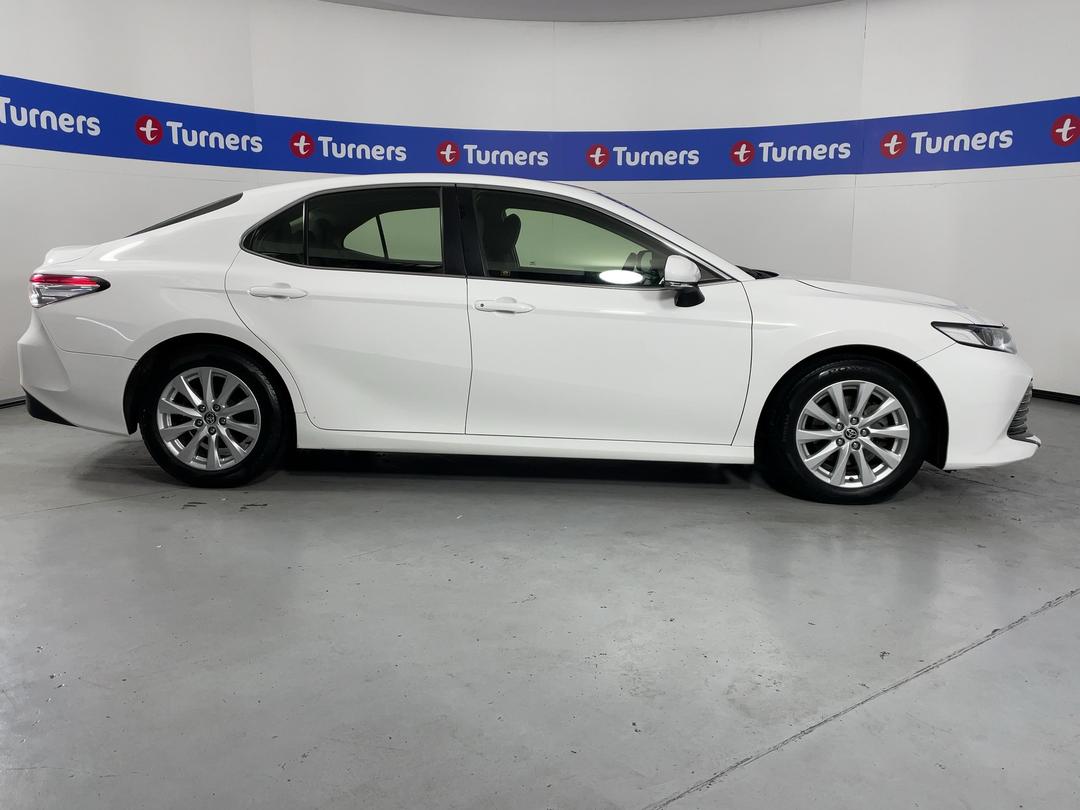 Photo '23' of Toyota Camry