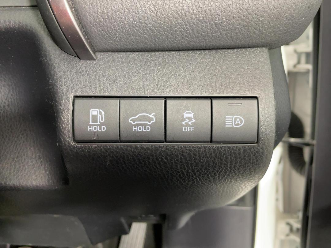 Photo '30' of Toyota Camry