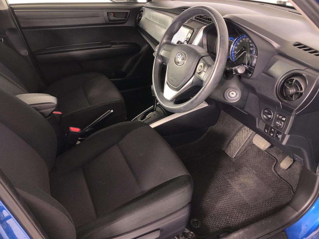 Photo '16' of Toyota Corolla