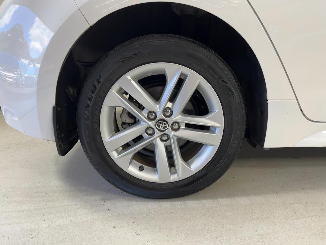 Photo '12' of Toyota Corolla