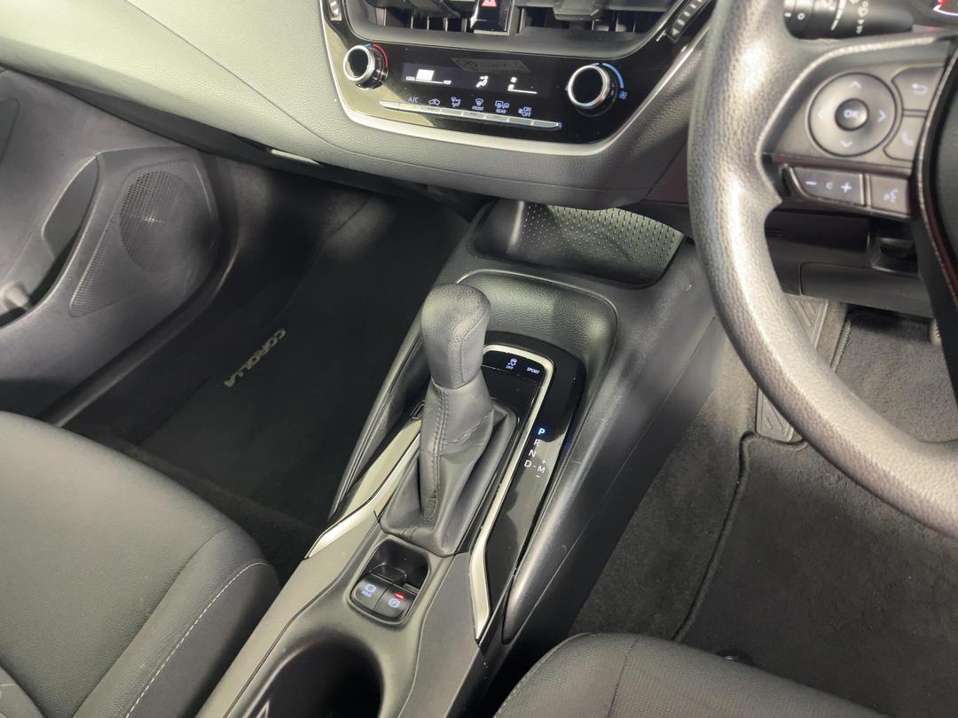 Photo '18' of Toyota Corolla