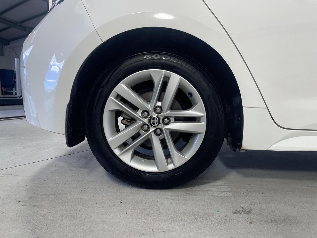 Photo '12' of Toyota Corolla