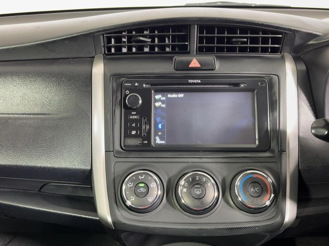 Photo '18' of Toyota Corolla