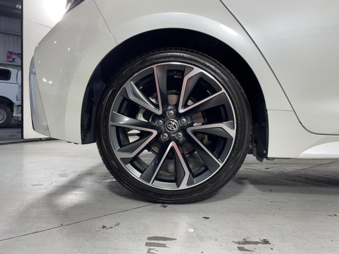 Photo '12' of Toyota Corolla