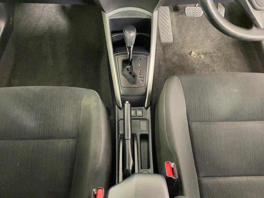 Photo '18' of Toyota Corolla