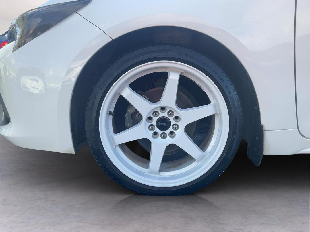 Photo '10' of Toyota Corolla
