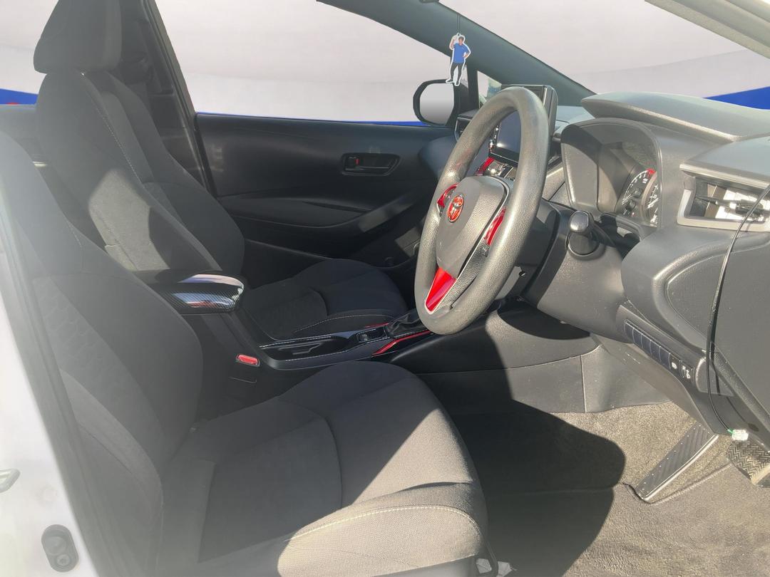 Photo '16' of Toyota Corolla