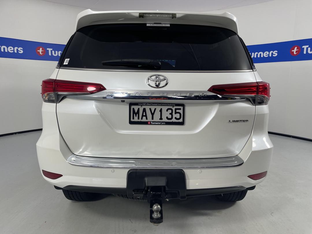 Photo '6' of Toyota Fortuner