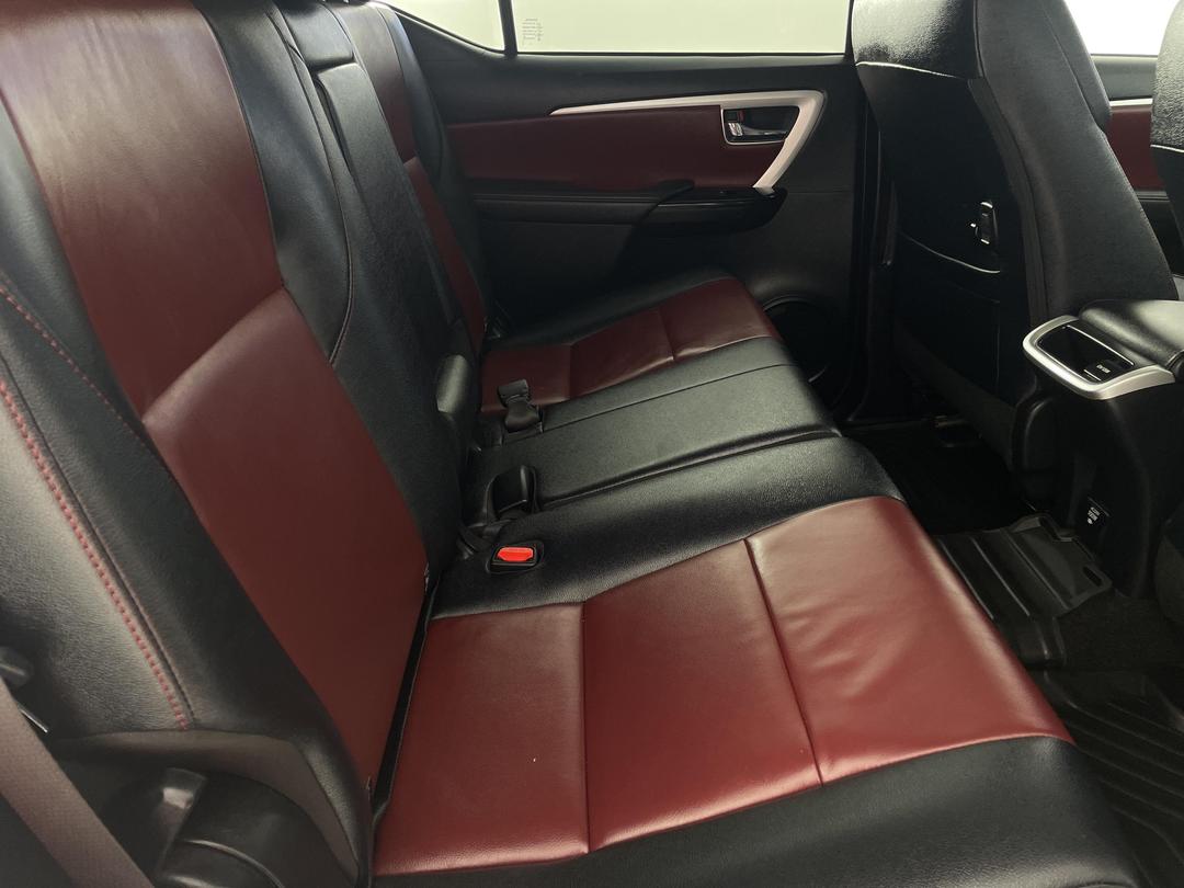 Photo '20' of Toyota Fortuner