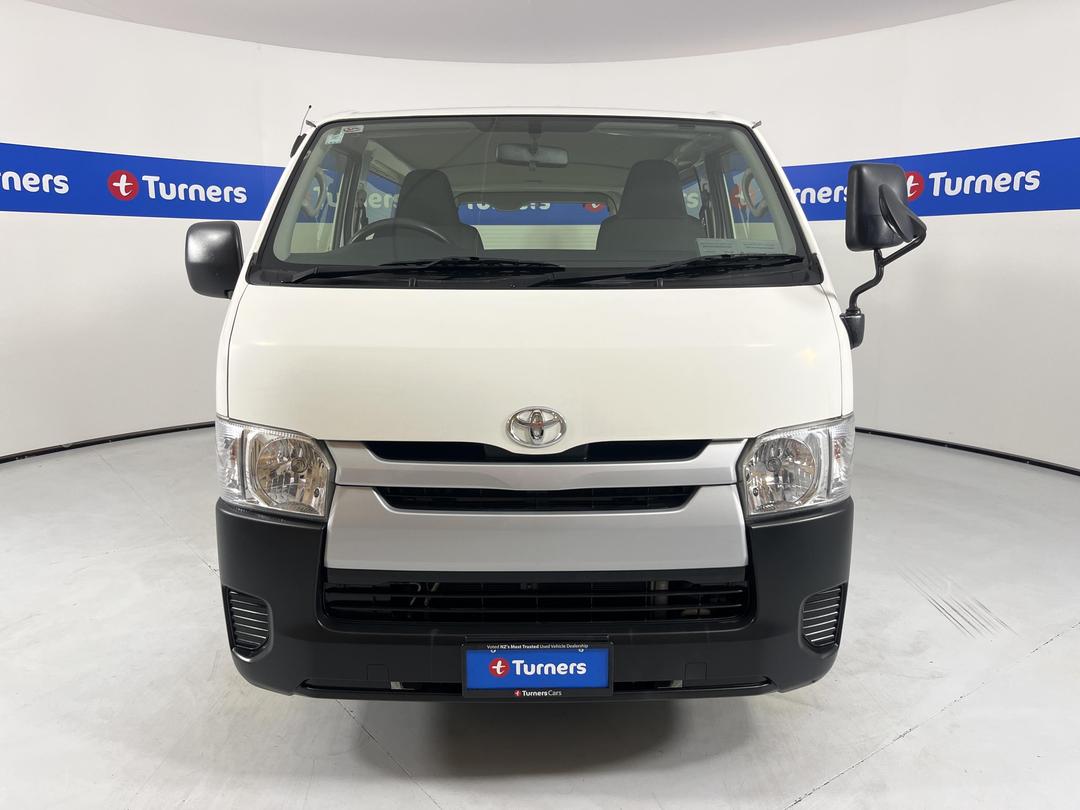 Photo '2' of Toyota Hiace