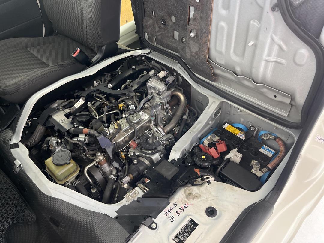 Photo '13' of Toyota Hiace