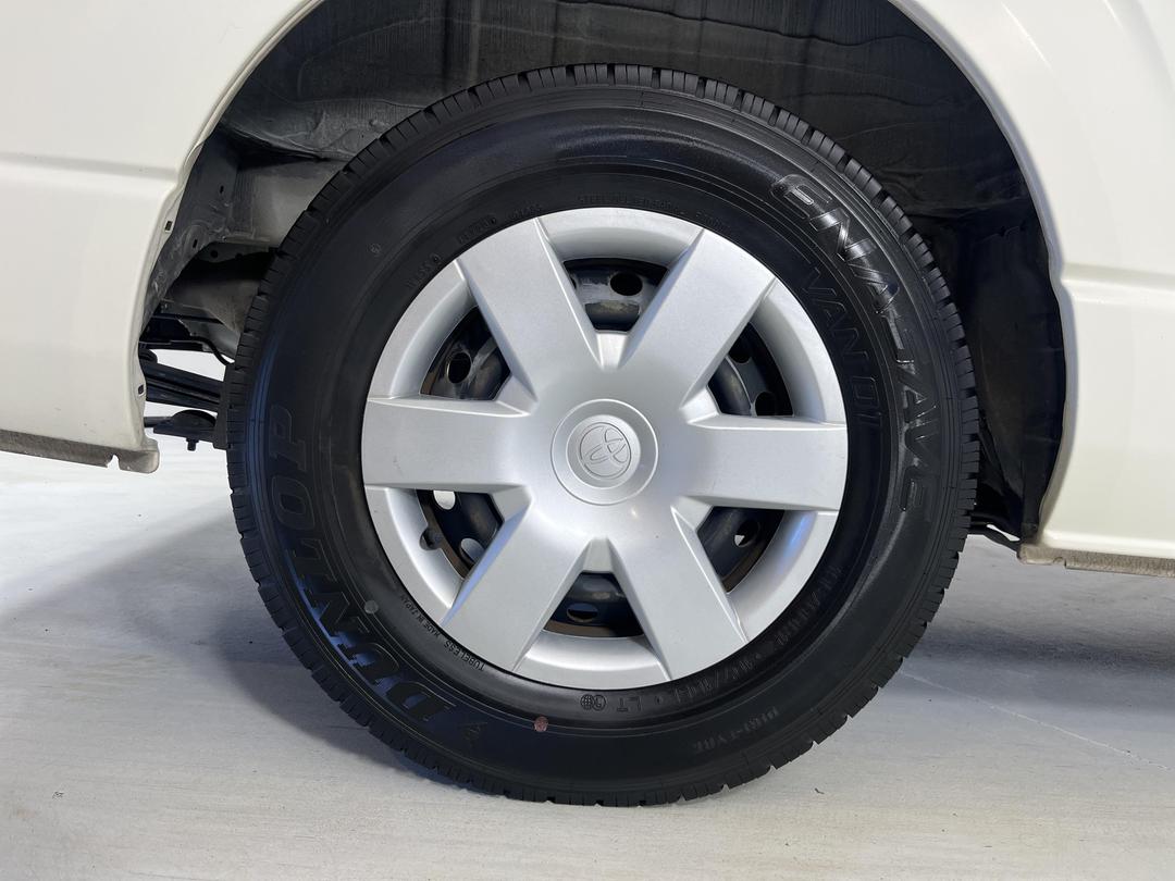 Photo '12' of Toyota Hiace