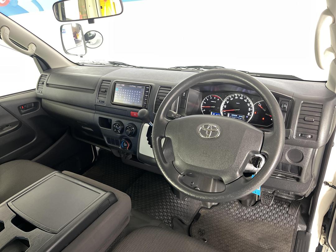 Photo '16' of Toyota Hiace