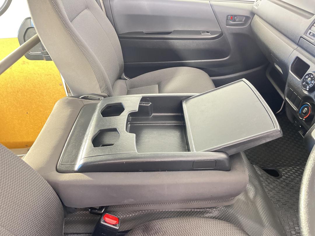 Photo '21' of Toyota Hiace