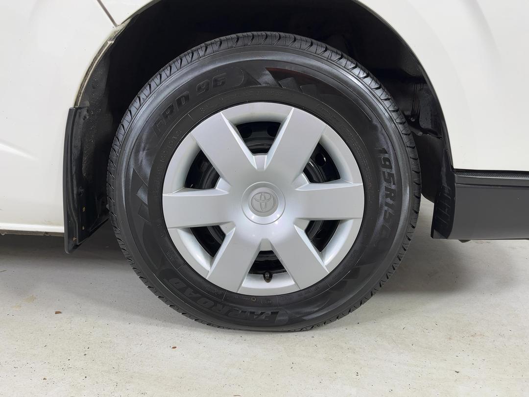 Photo '9' of Toyota Hiace