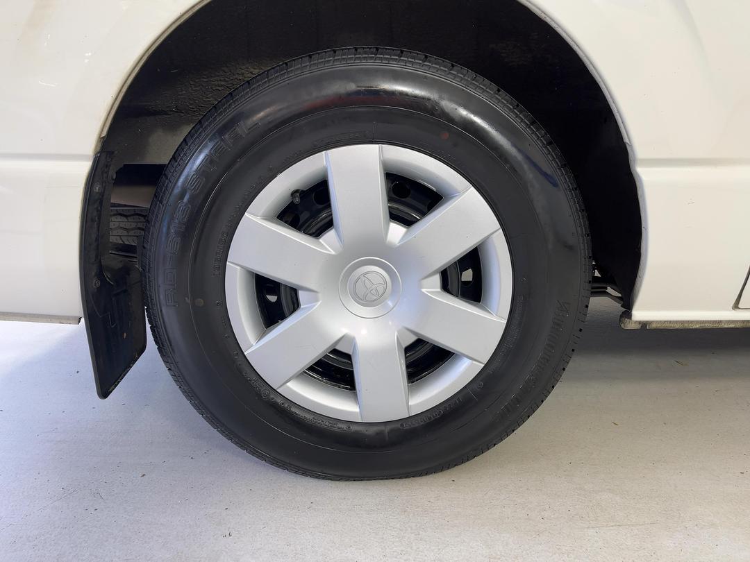 Photo '12' of Toyota Hiace