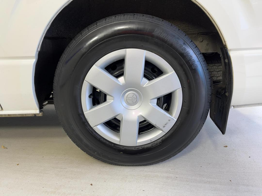 Photo '11' of Toyota Hiace