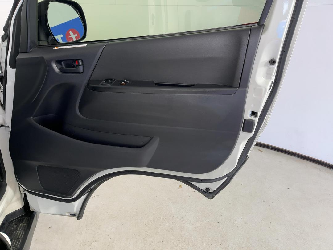 Photo '15' of Toyota Hiace