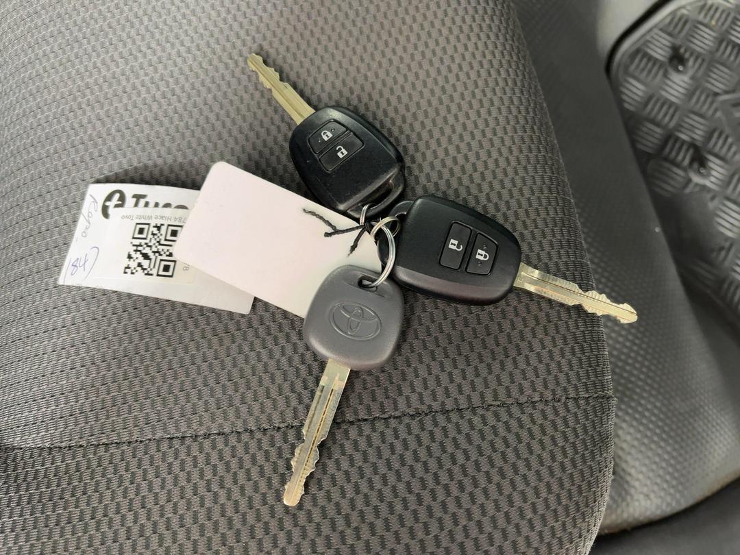 Photo '22' of Toyota Hiace