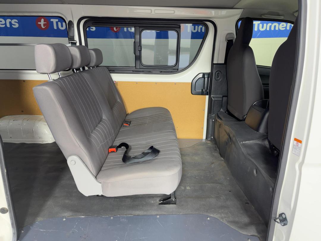 Photo '20' of Toyota Hiace