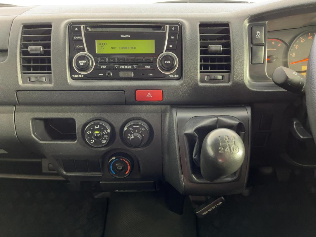 Photo '18' of Toyota Hiace