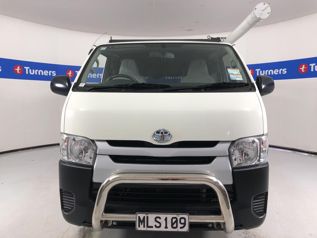 Photo '2' of Toyota Hiace