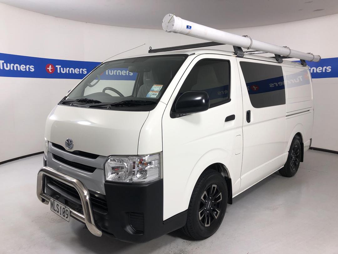 Photo '4' of Toyota Hiace