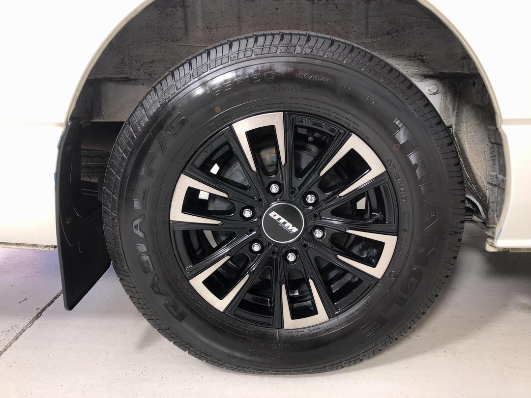 Photo '12' of Toyota Hiace