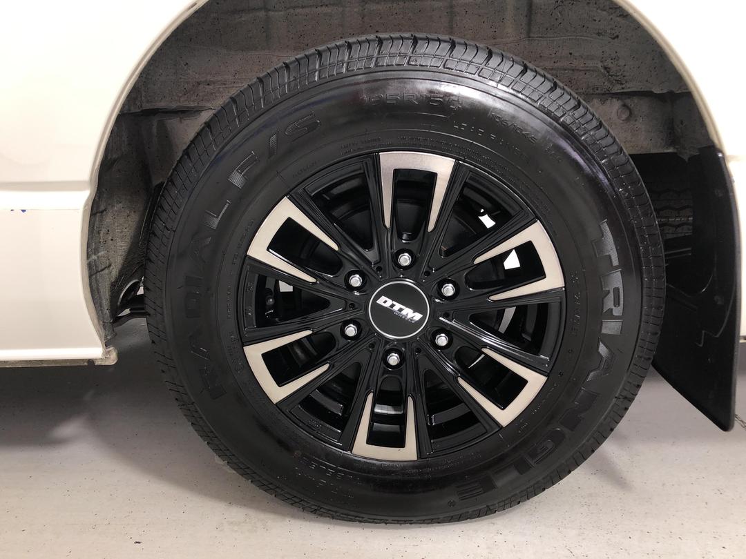 Photo '11' of Toyota Hiace