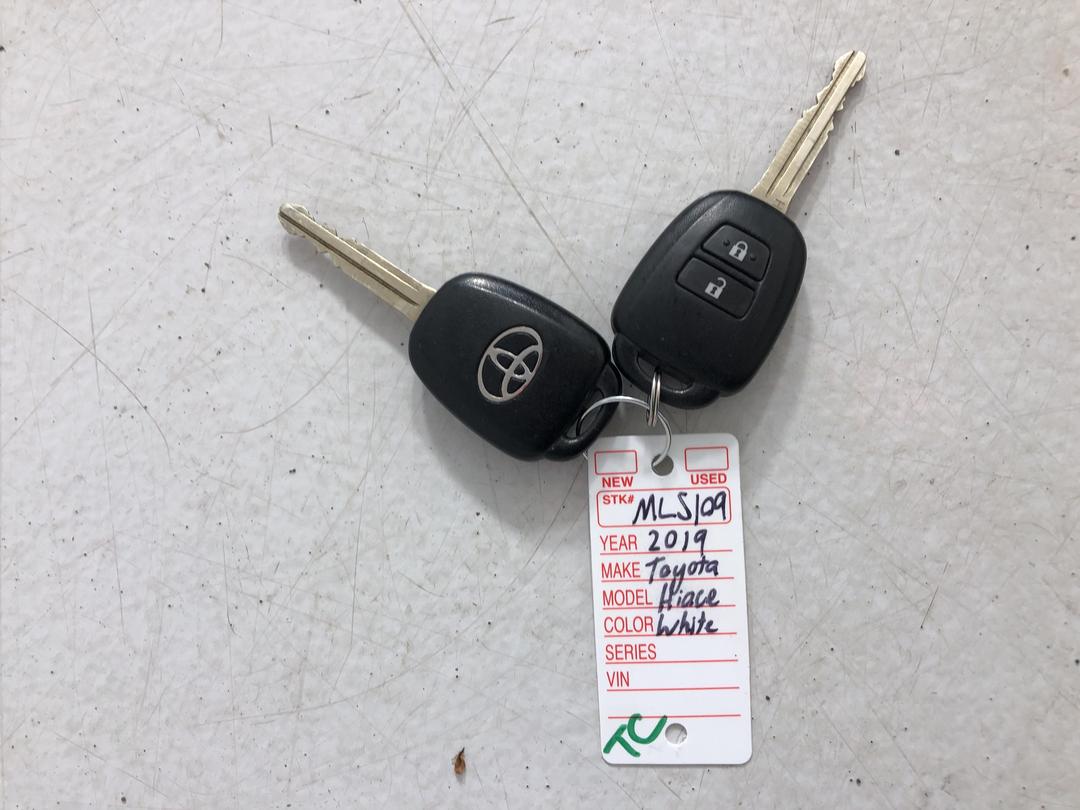 Photo '21' of Toyota Hiace