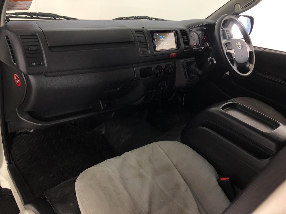 Photo '17' of Toyota Hiace