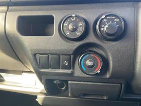Photo '32' of Toyota Hiace