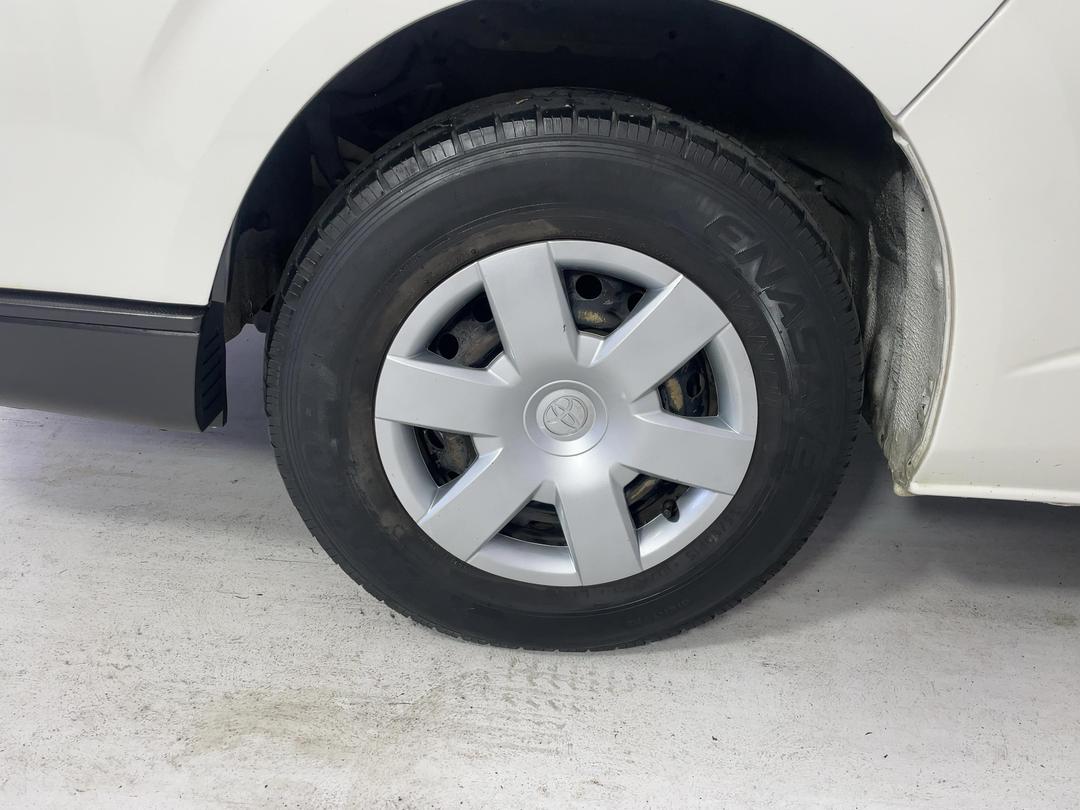 Photo '10' of Toyota Hiace