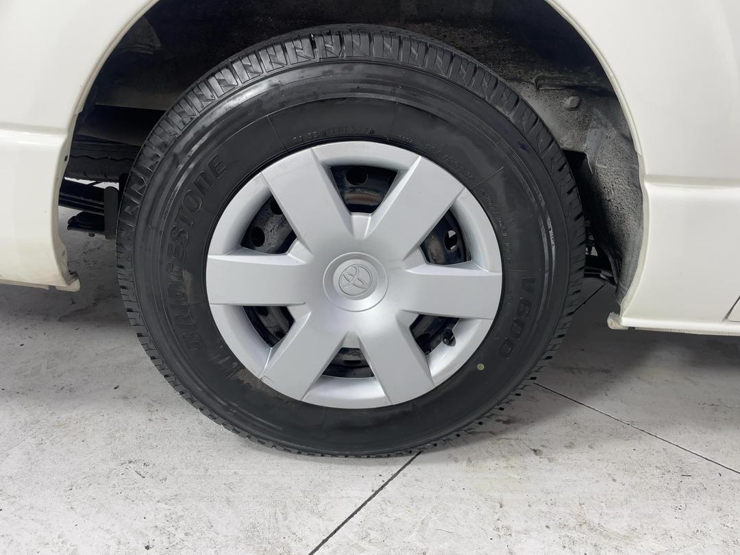 Photo '12' of Toyota Hiace