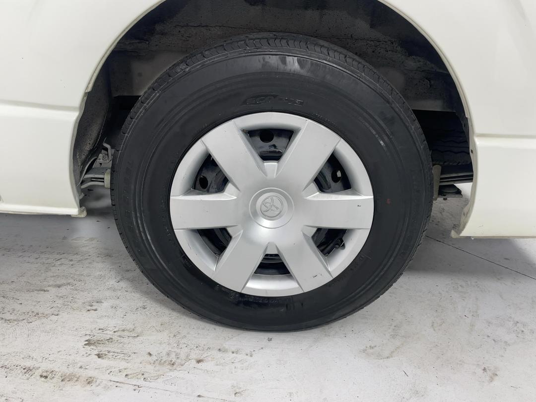Photo '11' of Toyota Hiace