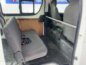 Photo '19' of Toyota Hiace