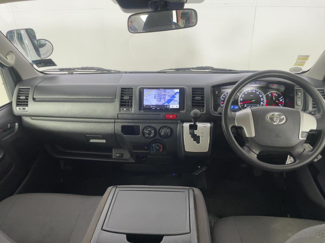 Photo '17' of Toyota Hiace