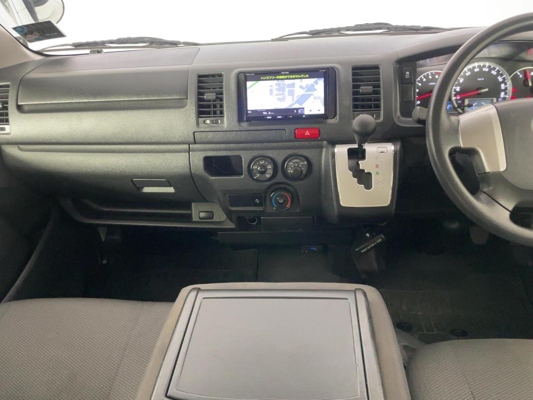 Photo '18' of Toyota Hiace