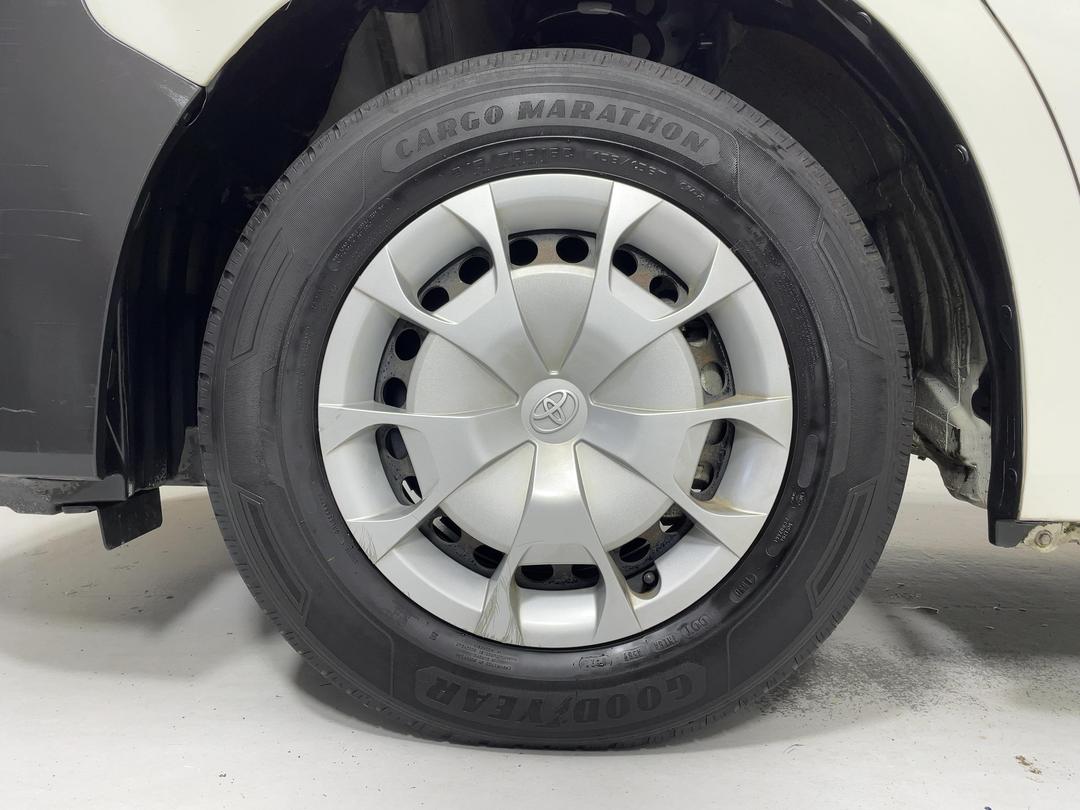 Photo '10' of Toyota Hiace