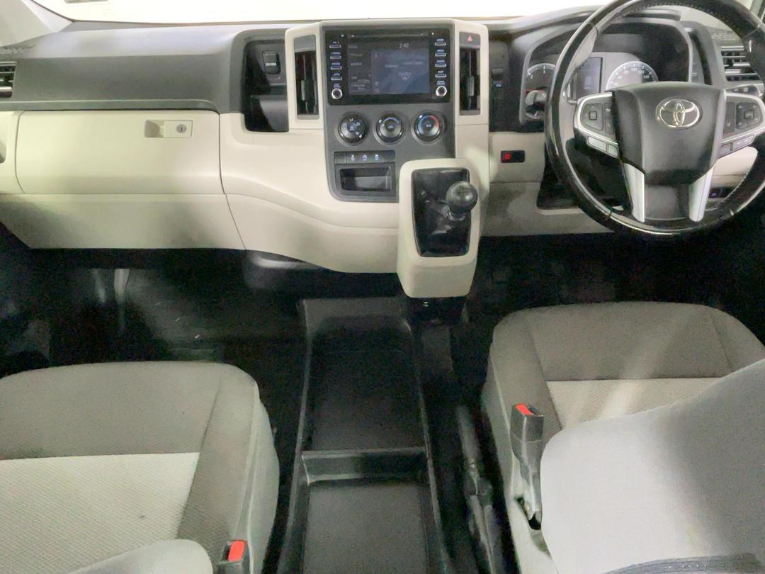 Photo '17' of Toyota Hiace
