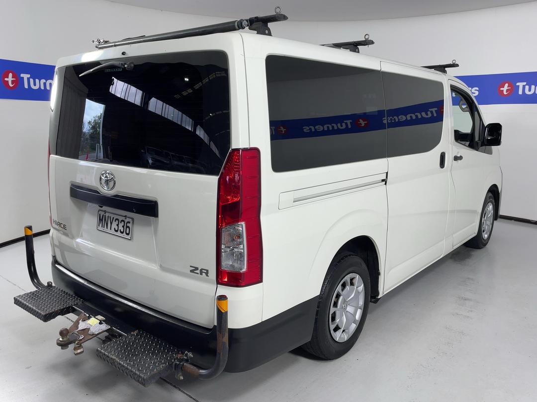 Photo '7' of Toyota Hiace
