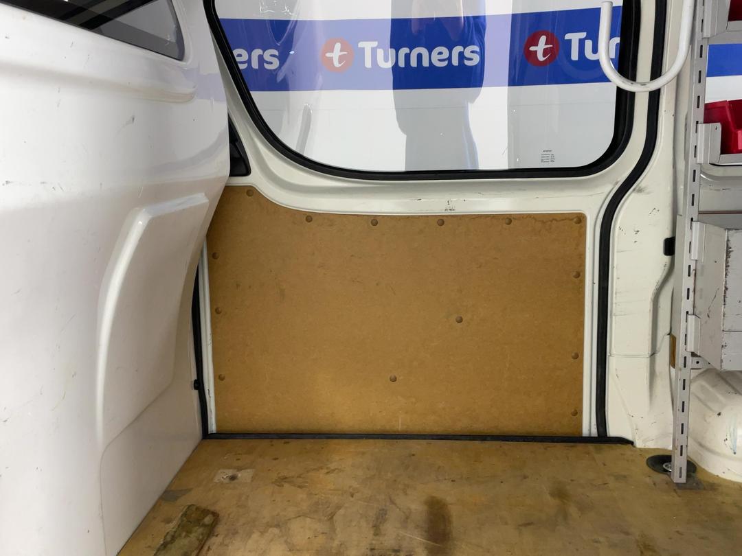 Photo '19' of Toyota Hiace