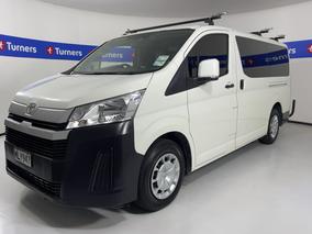 Photo '4' of Toyota Hiace