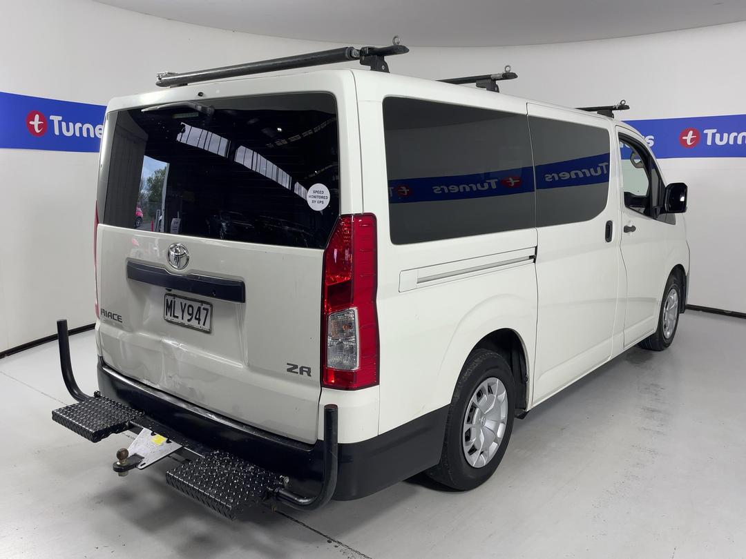Photo '7' of Toyota Hiace